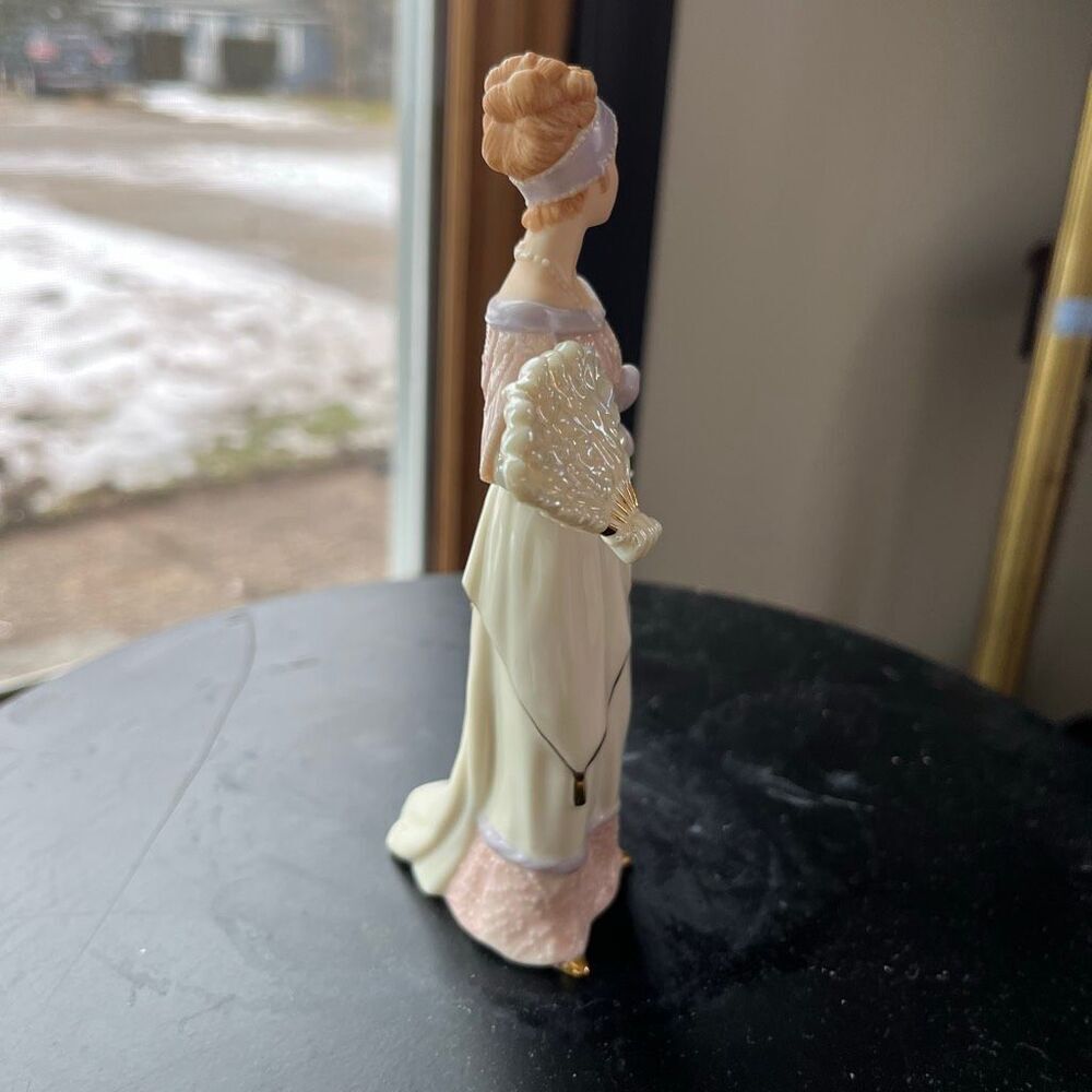 VTG Lenox “Glamorous Entrance” Porcelain Lady Figurine Regency Style - Picture 9 of 10